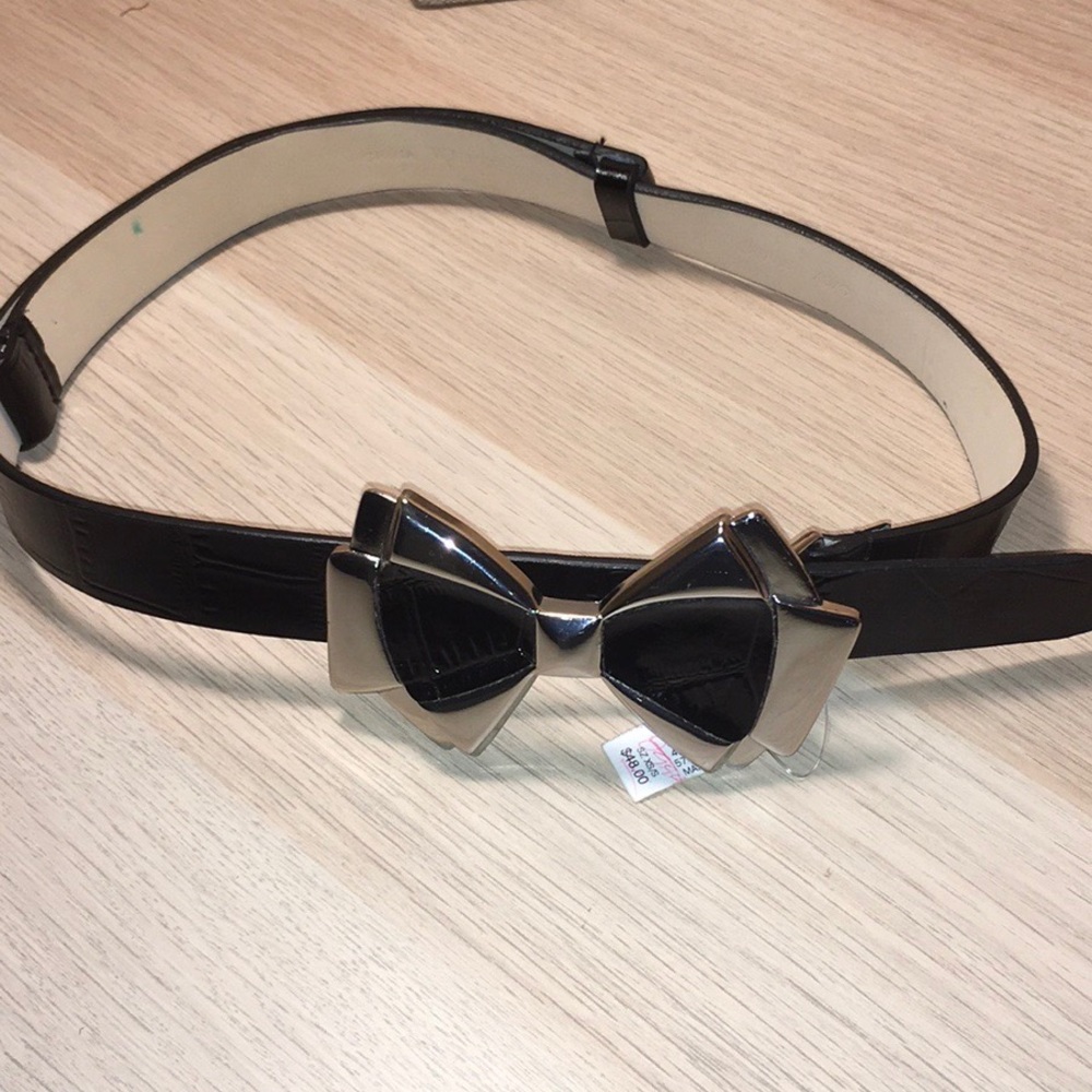 Women’s Bow Tie Belt